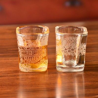 kualitas Brands Logo Square Shot Glasses , Wedding Shot Glasses For Sprit Drinking pabrik