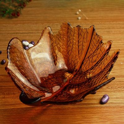 kualitas Maple Leaf Unique Decorative Charger Plates For Snack pabrik