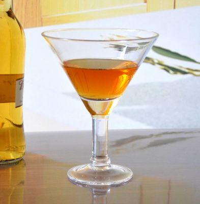 kualitas Unique Customization Thick Stem Crystal Cocktail Glasses pabrik