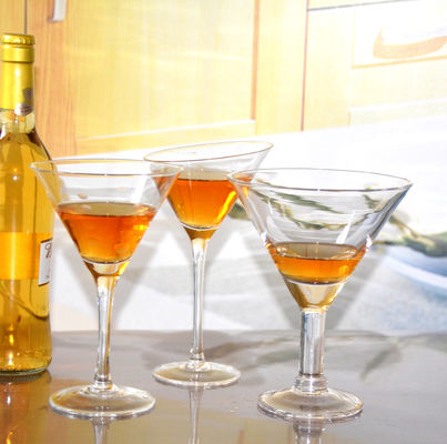 kualitas Unique Customization Thick Stem Crystal Cocktail Glasses pabrik