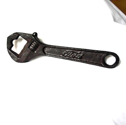 kualitas Spanner Shape Cast Iron Bottle Opener pabrik