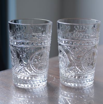 kualitas 8Oz Crown Design Embossed Tumbler Drinking Glasses pabrik
