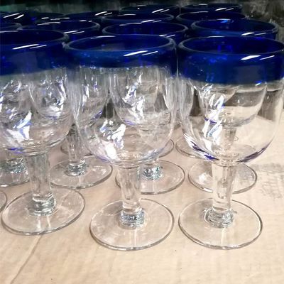 kualitas Blue Rim Mexican Drinking Glass Crystal Wine Glass , Red Glass Wine Glasses pabrik