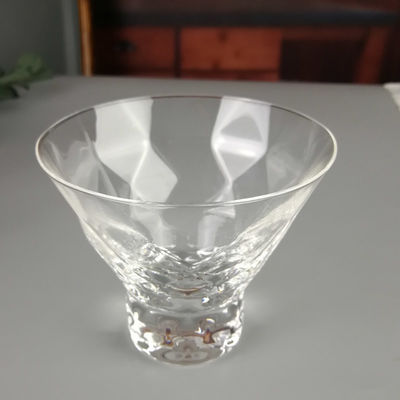 kualitas Lead Free Crystal Cocktail Glasses With Optical Diamonds Design pabrik