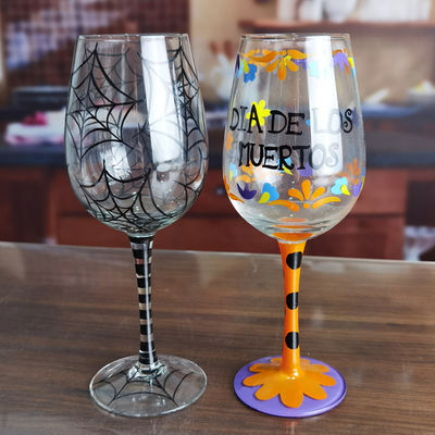 kualitas FDA Holiday Gift Hand Painted Festival Wine Glass pabrik