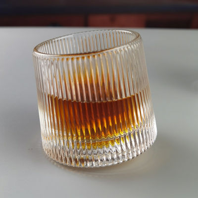 kualitas Lead Free  FDA Embossed Handmade Whiskey Glass Turning Bottom pabrik